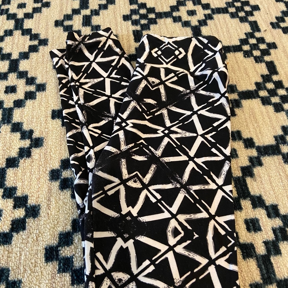 LuLaRoe OS Black and White Patterned Leggings